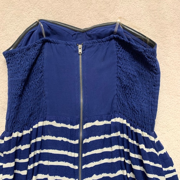 Summer dress halter cool and airy medium light - Picture 4 of 5